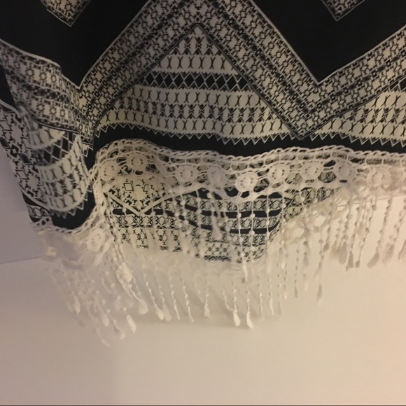 Uga Tank Top with fringe - Picture 6 of 6